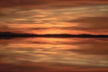 Fototapeta na wymiar Beautiful Dawn at Salt Flats - 4K Ultra HD Image of Tranquil Desert Landscape