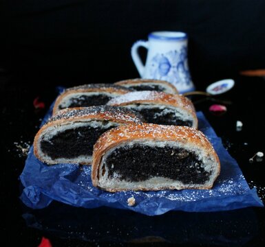 Homemade poopy seed cake 