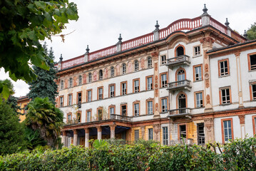 Fototapeta na wymiar Ruin of an old hotel palace in Bellagio at lake Como