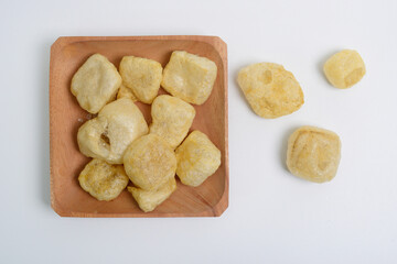 Leather crackers, some regions call them rambak or jangek, are crackers made from cow skin or buffalo skin which are processed with spices and flavor enhancers.