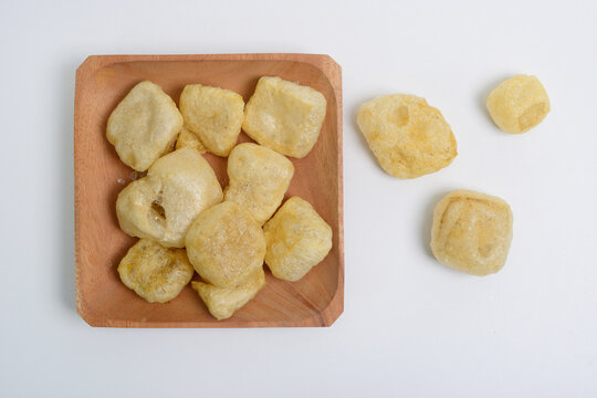 Leather crackers, some regions call them rambak or jangek, are crackers made from cow skin or buffalo skin which are processed with spices and flavor enhancers.