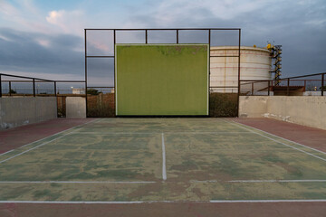 green fronton wall 