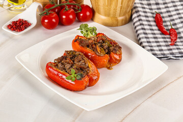 Bell pepper stuffed minced meat