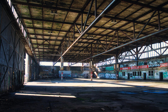 abandoned factory building - Verlassener Ort - Urbex / Urbexing - Lost Place - Artwork - Creepy - Beatiful Decay - Lostplace - Lostplaces - Abandoned - High quality photo