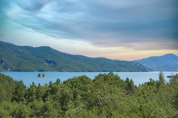 Fototapeta na wymiar Lake of Serre-Poncon in France, with beautiful landscape in summer