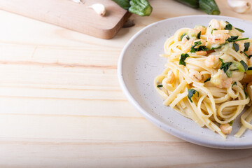 Spaghetti with shrimp and courgettes. Balanced and nutritious dish suitable for lunch and dinner.