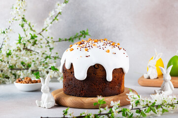 Traditional ukrainian easter cake with marshmallow glaze. Cottage cheese paskha. Easter table with traditional dessert. Easter bunny.