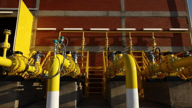 Gas interconnector. It connects gas transmission networks.