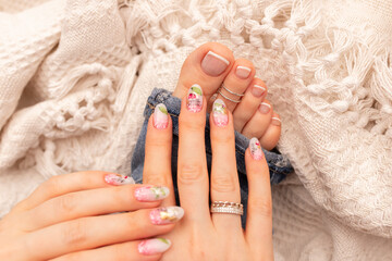 Women's pedicure. Women's manicure.
Beautiful pedicure in nude tones. French pedicure.