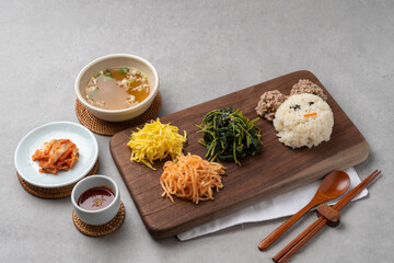 young summer radish kimchi bibimbap, bibimbap, chwinamul, radish greens, braised pork and kimchi, steamed kimchi, side dishes, Korean food, vegetarian food, traditional food