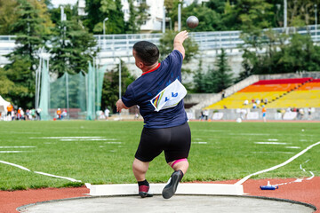 male paraathlete shot put in T40 short stature, summer para athletics championships