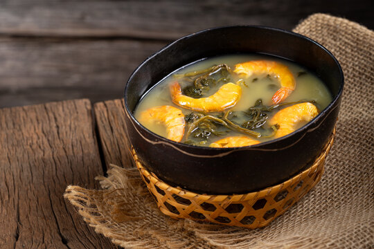 Tacac&aacute;, typical food from the Brazilian Amazon. Made with tucupi, jambu and shrimp.