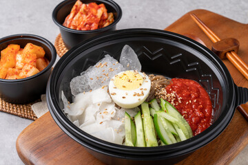 Cold noodles, Korean food, spicy noodles, beef, meat dumplings, dumplings, stir-fried pork, beef noodle soup, hangover soup, traditional, yukgaejang