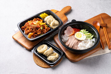 Cold noodles, Korean food, spicy noodles, beef, meat dumplings, dumplings, stir-fried pork, beef noodle soup, hangover soup, traditional, yukgaejang