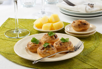 baked mushrooms stuffed with ham and cheese