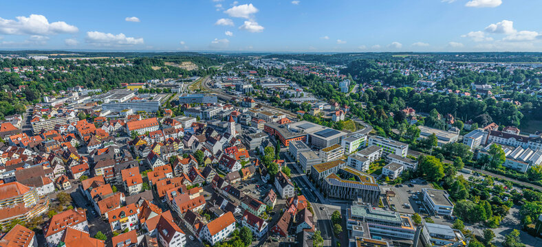 Die fr&uuml;here Reichsstadt Biberach an der Ri&szlig; in der schw&auml;bischen Region Donau-Iller von oben