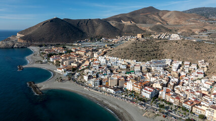 Fototapeta premium vista aérea de la costa del municipio de Castell de Ferro en la provincia de Granada, Andalucía