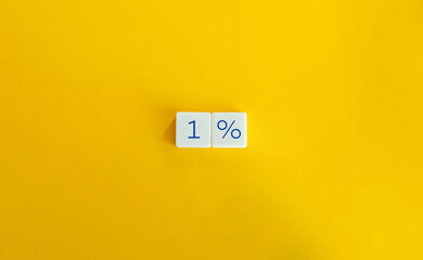 1% Banner. Extra Discount, Membership Concept. Letter Tiles on Yellow Background. Minimalist Aesthetics. - obrazy, fototapety, plakaty