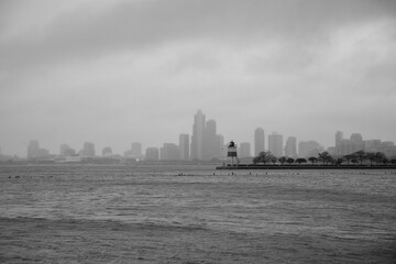 Panorama Centrum Miasta Chicago w mgle czarno-biała