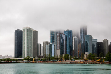 Panorama Centrum Miasta Chicago w mgle  - obrazy, fototapety, plakaty