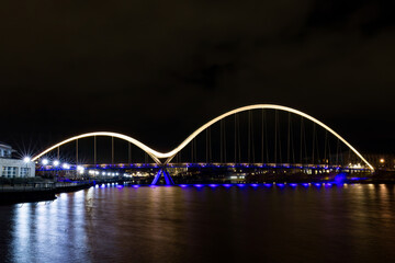 Fototapeta na wymiar Stockton Infinity Bridge side view