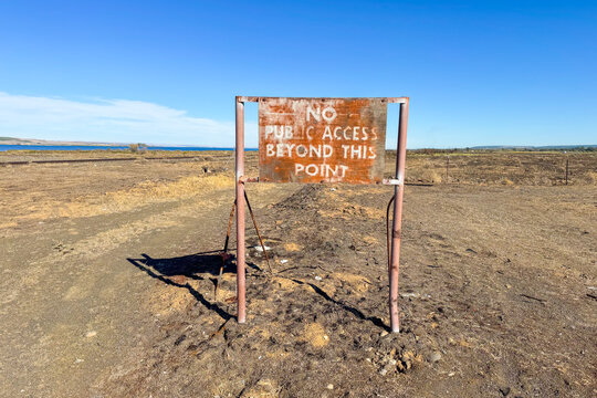 Old, rusty, abandoned road sign no access in the western USA