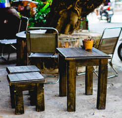 second-hand goods are quietly surrounded by old colors. Working hard in business, there are people who are prosperous, but there are also people who comfort themselves with the fact that