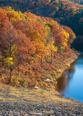 Obraz premium Tionesta Lake in the rugged hills of northwestern Pennsylvania