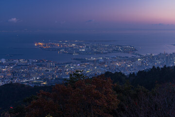 日本　兵庫県神戸市の摩耶山の掬星台展望台から眺める日本三大夜景の一つ、神戸の夜景