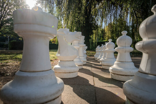 gro&szlig;e outdoor Schachfiguren