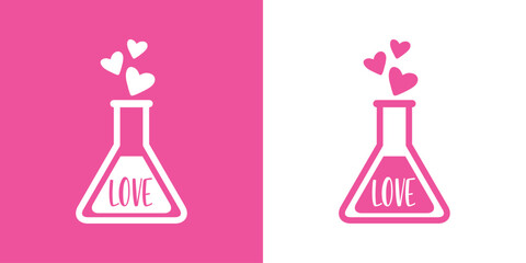 Logo del día de San Valentín. Poción de amor. Botella de cristal con líquido con palabra LOVE y corazones para su uso en felicitaciones y tarjetas © teracreonte