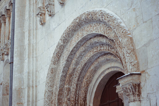 Satar arch stone in the old building