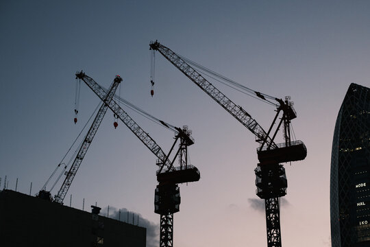クレーンのある風景（夕景）
twilight Landscape with Construction Cranes
