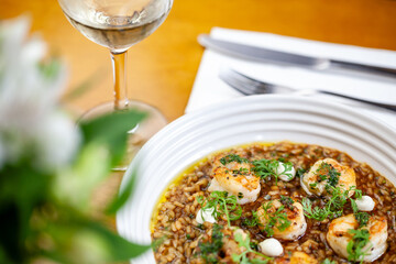 Arroz Caldoso de Camarão com Gremolata
Shrimp Stew Rice with Gremolata