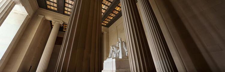  Lincoln memoria on the National Mall in Washington DC, USA