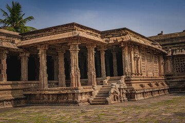 Obraz premium Shri Airavatesvara Temple is a Hindu temple located in Dharasuram, Kumbakonam, Tamil Nadu. It was built by Chola emperor Rajaraja-2. The temple dedicated to Shiva. It is a UNESCO World Heritage Site.
