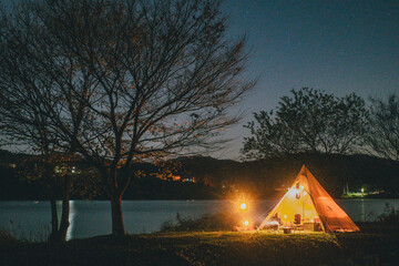Fototapeta na wymiar tent at night