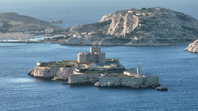 Vue a&eacute;rienne de Marseille, Iles du Frioul et Ch&acirc;teau d'If