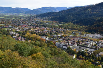 Fototapeta na wymiar Freiburg und das Dreisamtal im Herbst