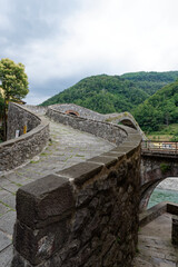 Fototapeta na wymiar Italien - Toskana - Borgo a Mozzano - Ponte della Maddalena