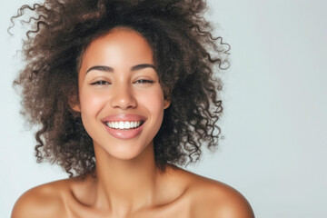 young woman smiling whit perfect skin and copy space, skincare concept. - obrazy, fototapety, plakaty