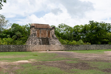 Fototapeta na wymiar Chichen Itza mayan ruins, Yucatan, Mexico
