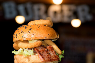 Delicious and provocative burger prepared with artisanal meat, vegetables, artisanal brioche bread and other ingredients