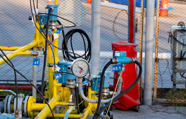 Pressure gauge in oil and gas production process for monitor condition, The gauge for measure in...