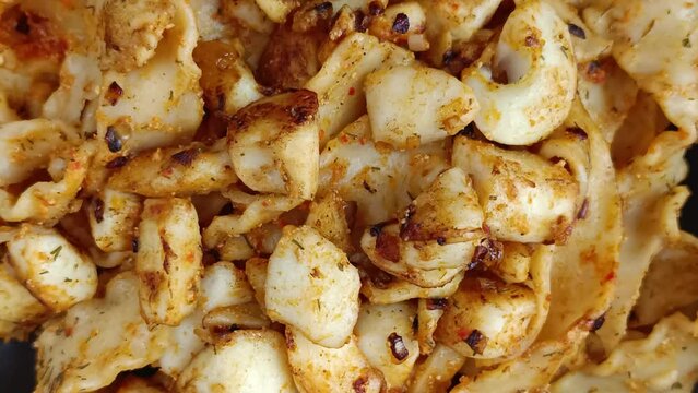 p&acirc;tes aux calamars et &agrave; la tomate