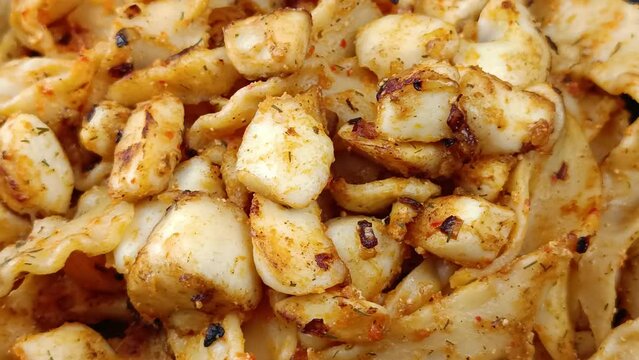 p&acirc;tes aux calamars et &agrave; la tomate