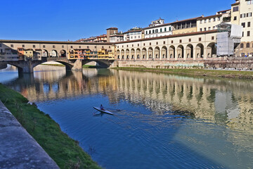 Obraz premium Firenze, l'Arno al Ponte Vecchio - Toscana