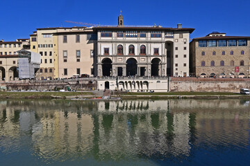 Fototapeta na wymiar Firenze, l'Arno al Ponte Vecchio - Toscana