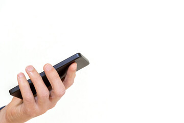 スマホを持つ人物の手