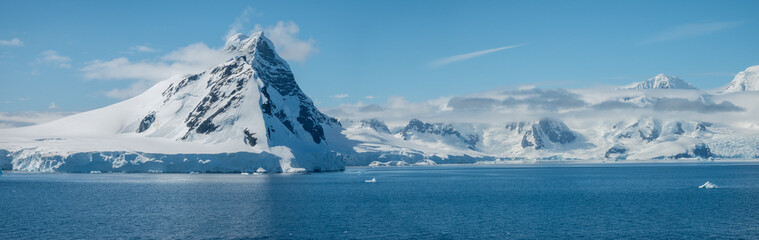 Panoramic view of the mountain range of the Antarctic Peninsula mainland, Paradise Bay, Gerlach...